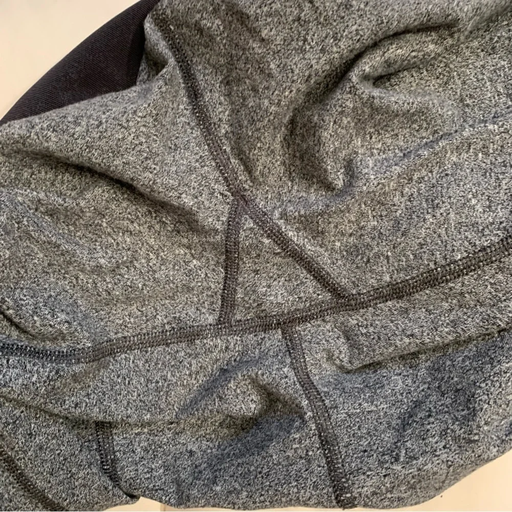 Lululemon Devi Yoga Crop 6? Heathered Speckled Black / Black Gray Activewear